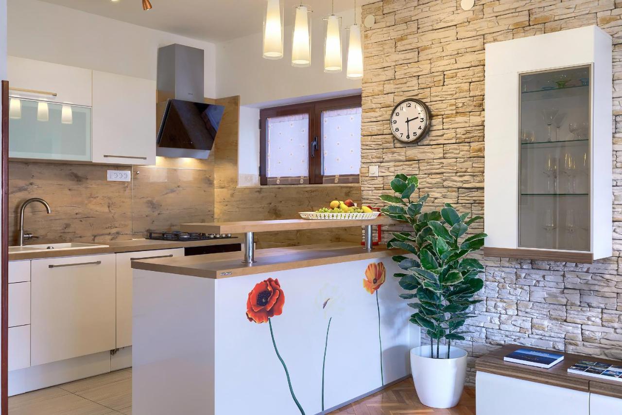 Stylish Flats With Two Bedrooms In פרמנטורה מראה חיצוני תמונה