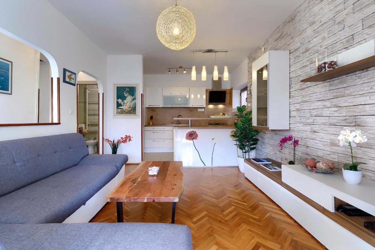 Stylish Flats With Two Bedrooms In פרמנטורה מראה חיצוני תמונה