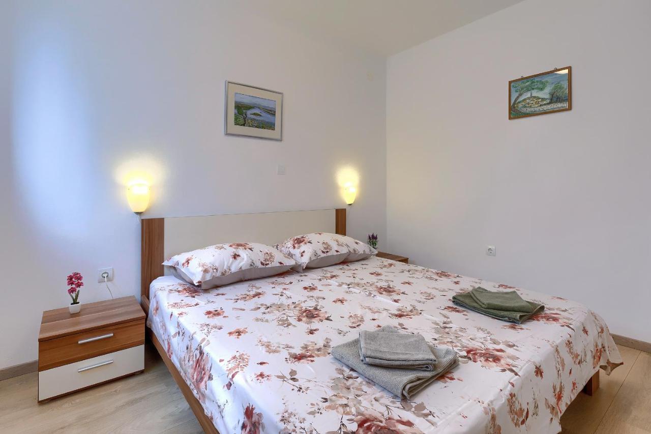 Stylish Flats With Two Bedrooms In פרמנטורה מראה חיצוני תמונה