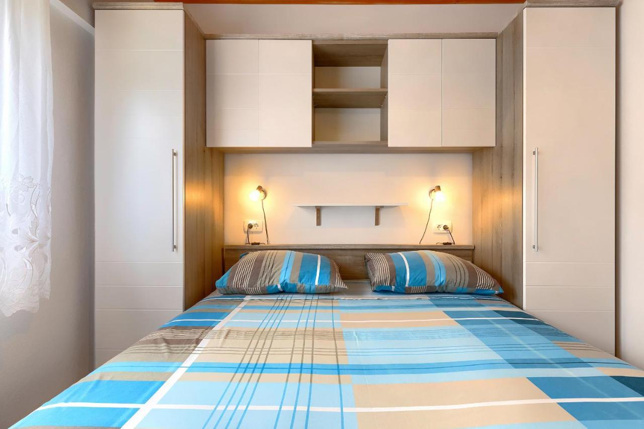 Stylish Flats With Two Bedrooms In פרמנטורה מראה חיצוני תמונה